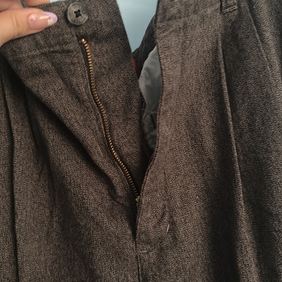 Gray slacks with front & back pockets. 100% cotton Size: 12 - Picture 8 of 10